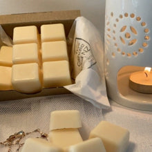 Load image into Gallery viewer, Sweet Pea Vanilla Wax Melts
